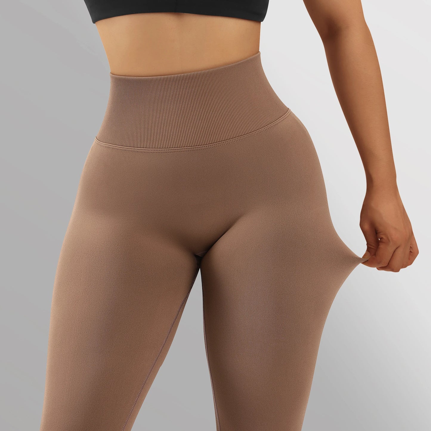 Ultimate Sculpting: Seamless Yoga Leggings with Butt Lift Technology